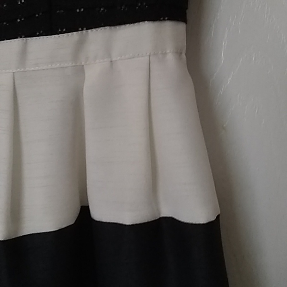 Dress - Picture 3 of 7